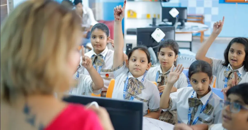 English Medium or Hindi Medium: What Should Parents Consider